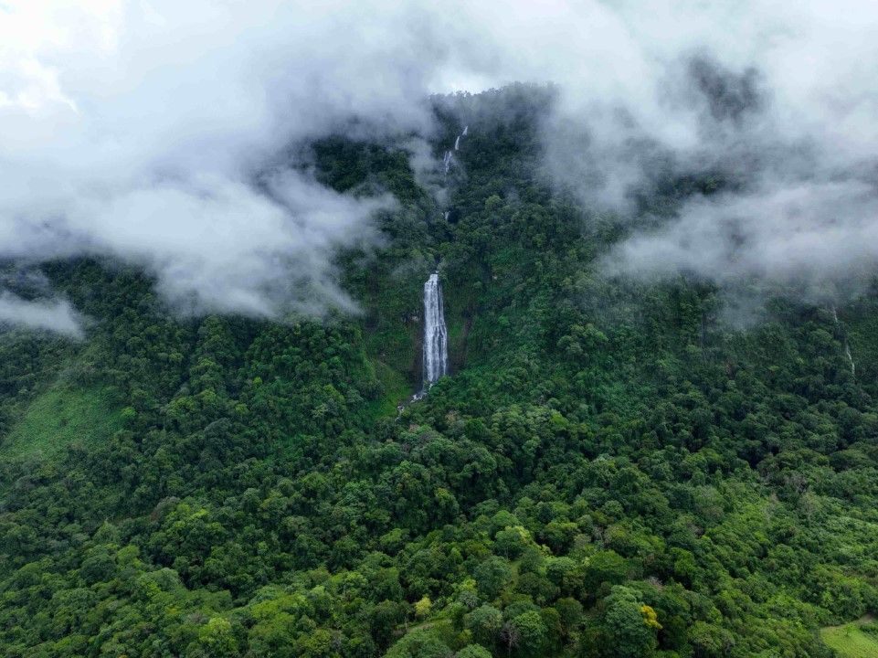 vajra jahra retreat center costa rica diamante waterfall view